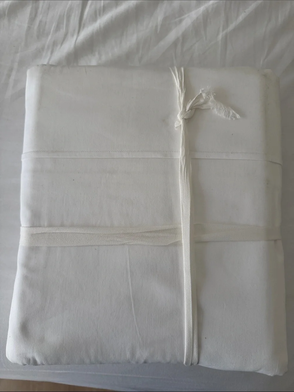 Pottery Barn White Cotton Duvet Cover with Tie Detail